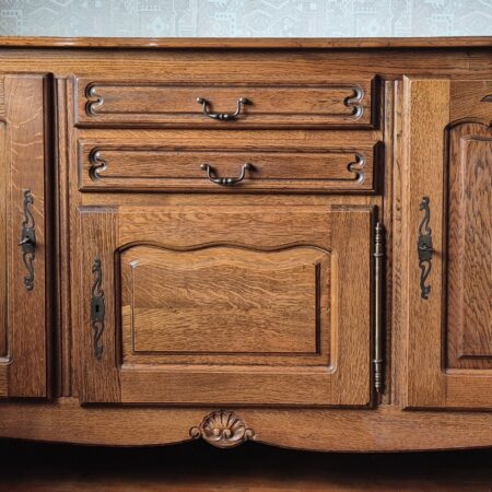 Buffet bas chêne massif style Louis XV