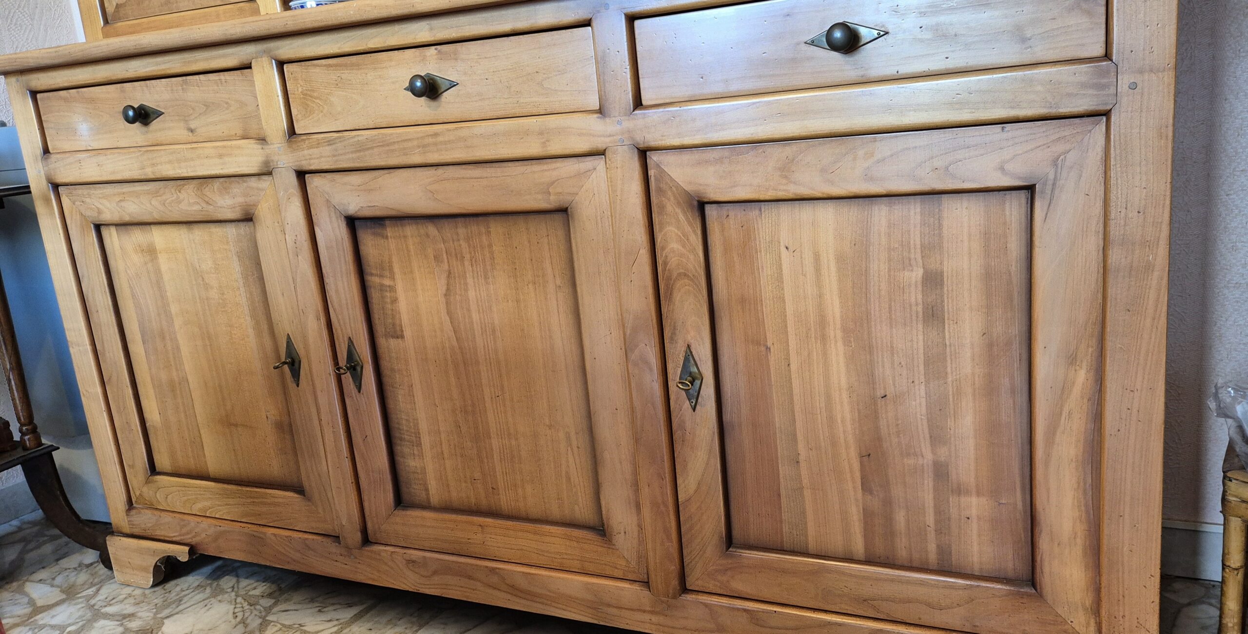 Buffet deux-corps / vaisselier chêne massif - années 50-70 – Image 4